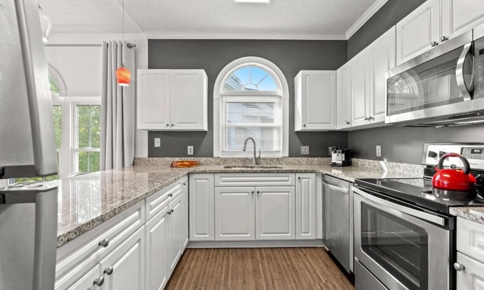 Myrtle Beach Condo | Bright 2 BR, Fully Equipt, 3rd Floor Cozy Condo in Myrtle Beach
