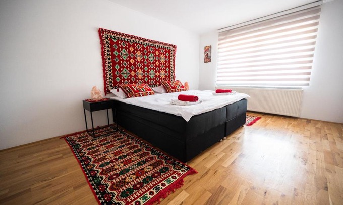 Old Town Apartment | Bright 2BDR Apartment in the Main Pedestrian Zone