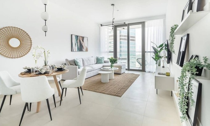 Za'abeel 2 Apartment | Bright 2BR in Downtown Dubai with Large Balcony