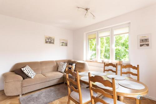 Orlowo Apartment | Bright and Cosy 3city Apartment in Gdynia with Balcony by Noclegi Renters