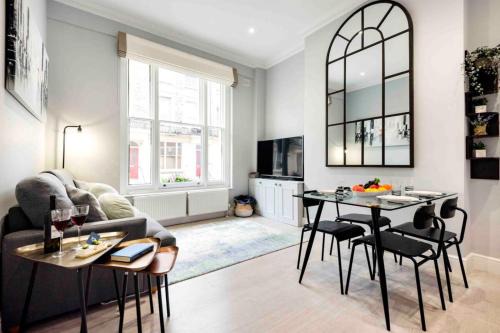 Bayswater Apartment | Bright and Modern Bayswater Apartment