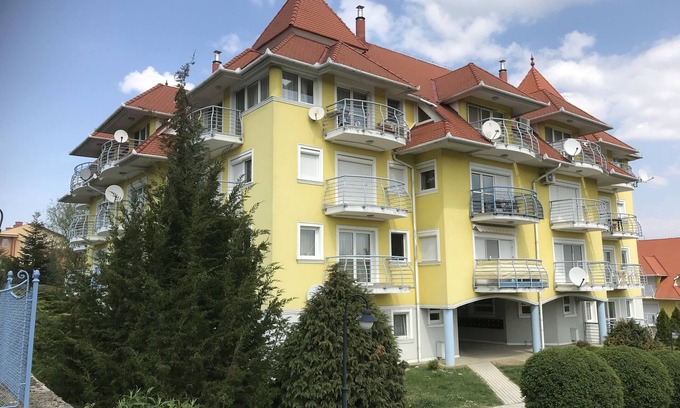 Heviz Apartment | Bright and spacious vacation apartment in Heviz