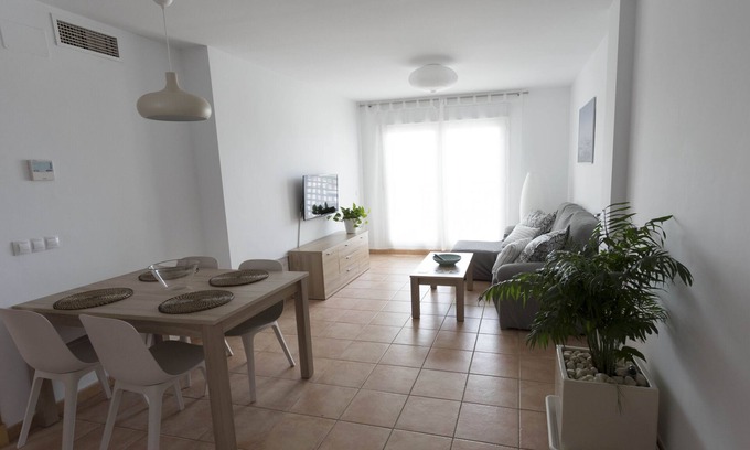 Conil de la Frontera City Center Apartment | Bright apartment in Conil, quiet area with sea view.
