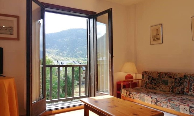 Taull Apartment | Bright apartment with balcony - Falcó 7