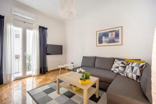 Athens Apartment | Bright apartment in old Athenian neighborhood!