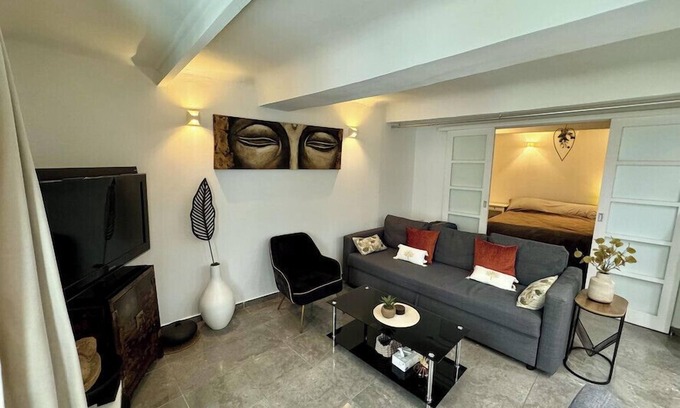 Hyeres City Centre Apartment | Bright apartment in the heart of Hyères