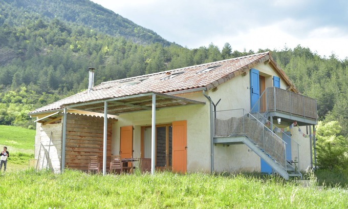 Die House | Bright apartment in the heart of nature
