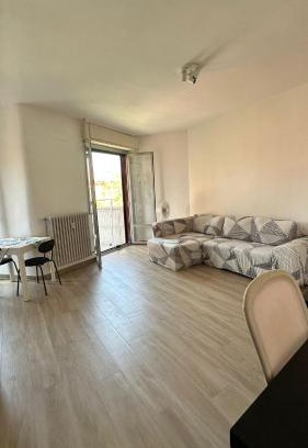 Lorenteggio Apartment | Bright Apartment Segneri M4