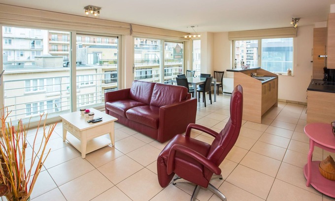 Middelkerke Apartment | Bright apartment with terrace
