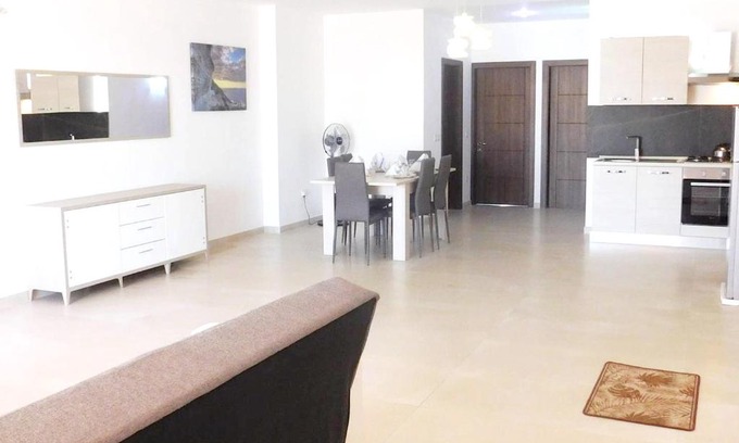 Ghajnsielem Apartment | Bright apartment with sea view in Għajnsielem - 120 sqm