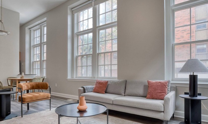 Prudential - St. Botolph Apartment | Bright Back Bay 2BR w/ Courtyard & Gym, nr Restaurants, by Blueground