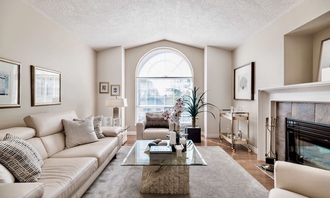 Saanich House | Bright Beautiful Entire House Near the Centre