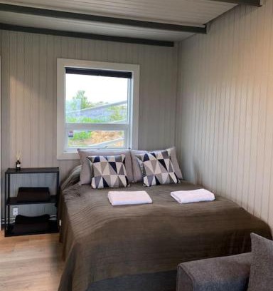 Mosfellsbaer House | Bright cabin close to RVK with a Hot Tub