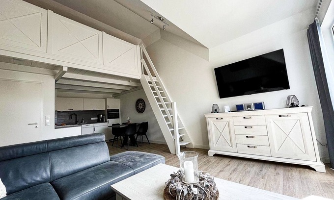 Zingst Apartment | Bright, comfortably furnished apartment directly on the dike and beach!