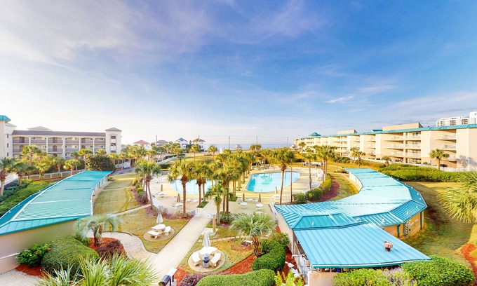 Miramar Beach Condo | Bright & comfortable gulf-side condo overlooking beach w/WiFi, pool, central AC