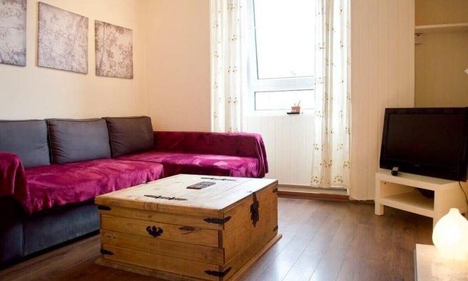 Gorgie Apartment | Bright & Cosy 1 BD Flat in Edinburgh
