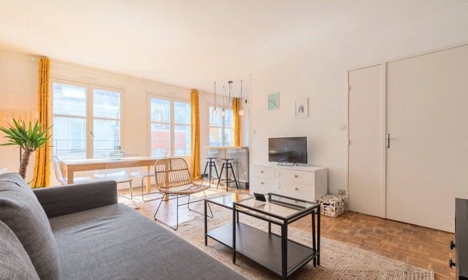 Historic Center Apartment | Bright flat in the heart of Vieux Lille.