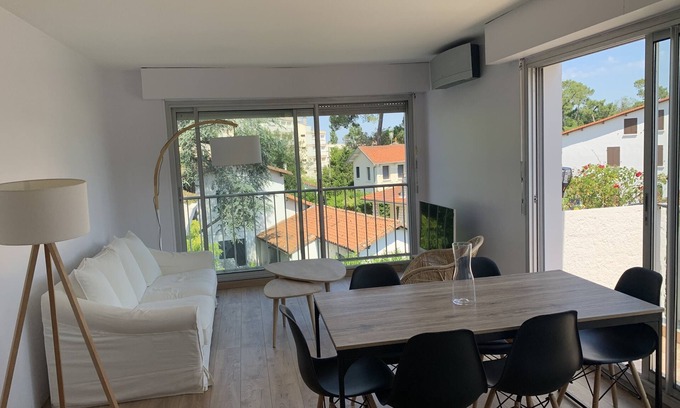 Saint-Georges-de-Didonne Apartment | Bright apartment a stone's throw from the beach
