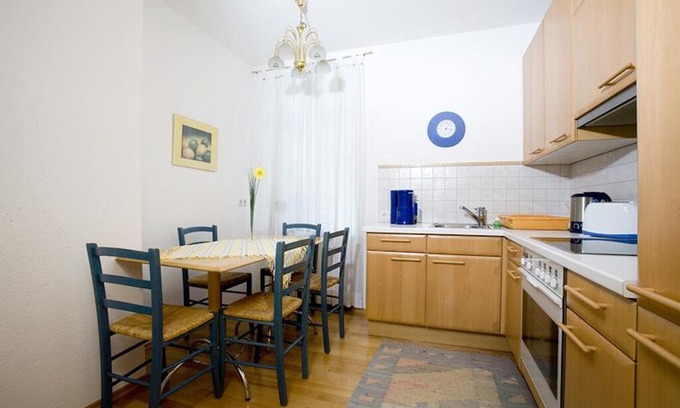 Bregenz Apartment | Bright Holiday Apartment “Ferienwohnung Bregenz 8 Top 1” in Central Location Close to Lake Constance with Wi-Fi, Terrace & Garden