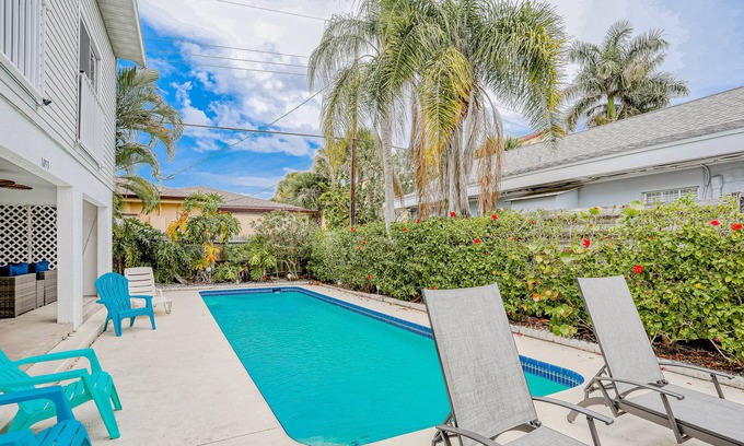Siesta Key House | Bright house with pool, steps to Point of Rocks Beach & mins to Siesta Key Beach