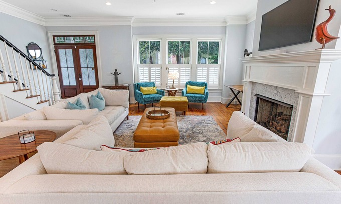 Savannah Victorian District House | Bright, Luxurious Executive Rental Near Forsyth w/Parking by Lucky Savannah