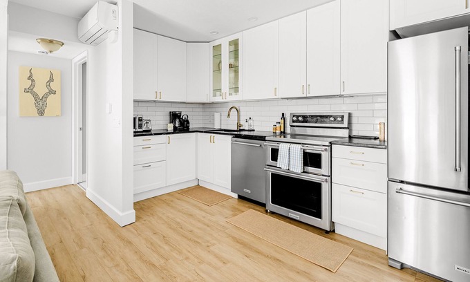 Parkside Condo | Bright + Modern | King Suite | Creekside Trail