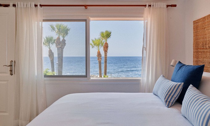 San Miguel de Abona Ski Chalet | Bright oceanfront bungalow with views, garden and coastal style, 91