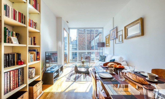 Dreta de l'Eixample Apartment | Bright & Quite flat in the modernist Eixample near Paseo de Gracia