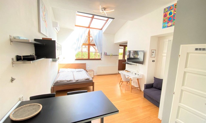 Mala Strana Apartment | Bright rooftop Studio with huge Terrace - Air-con