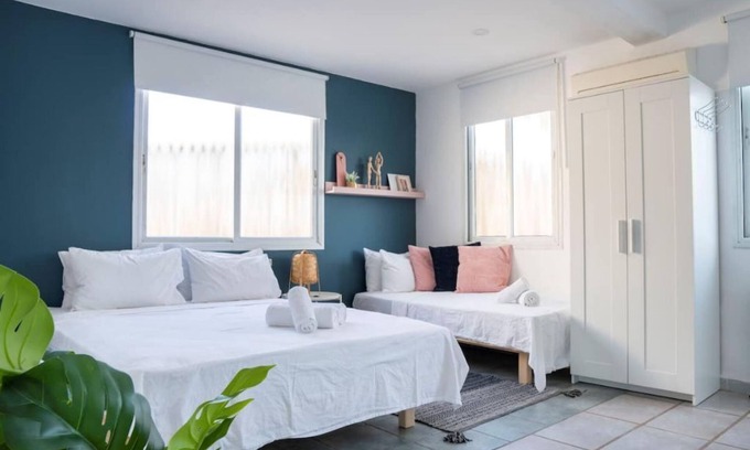 Tel Aviv Apartment | Bright Rooftop Apt with Private Roof ♡ of Tlv ☆ TV