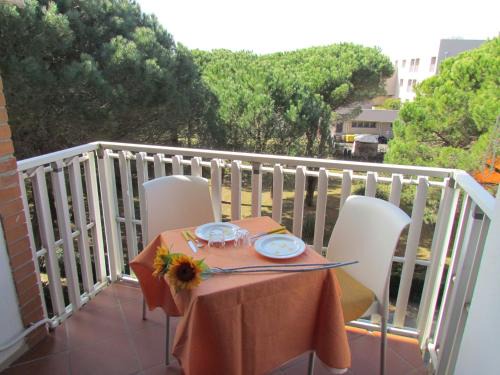 Bibione Lido del Sole Apartment | Bright sea front apartment with balcony
