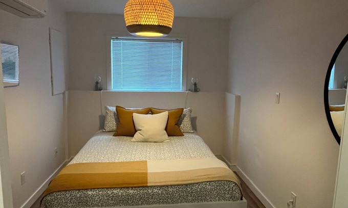 Colwood House | Bright, serene 1 bedroom suite in Colwood