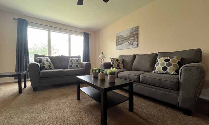 Moose Jaw Apartment | Bright, spacious 3-bedroom suite close to downtown.