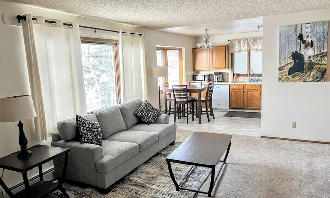 Downtown Anchorage Apartment | Bright & Spacious Downtown 2 Bedroom Apt w/King bed!
