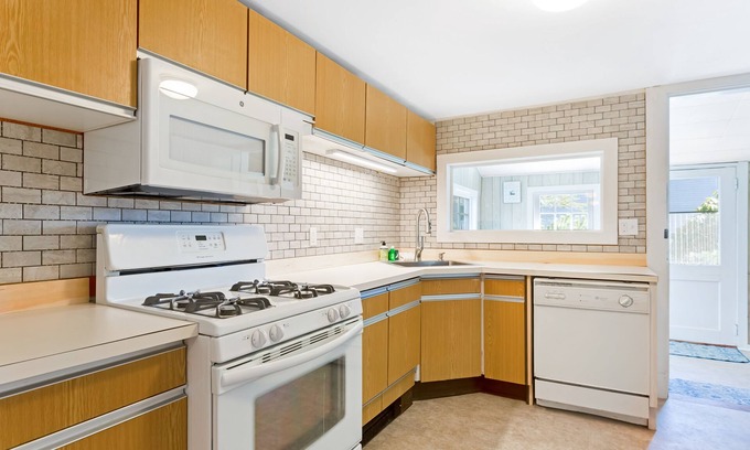 Seal Harbor House | Bright, spacious getaway with full kitchen, furnished porch & WiFi - near trails