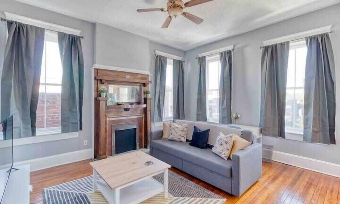Springfield Apartment | Bright & spacious Property - Pet friendly!