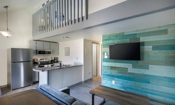 Columbia Falls Apartment | Bright Star Lofts Unit 1, 1BD1BA
