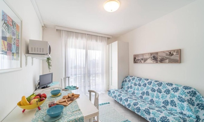 Lignano Sabbiadoro Apartment | Bright studio a few steps from the beach