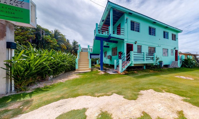 Caye Caulker Apartment | Bright studio w/complimentary bikes, kitchen, picnic area, WiFi & partial AC