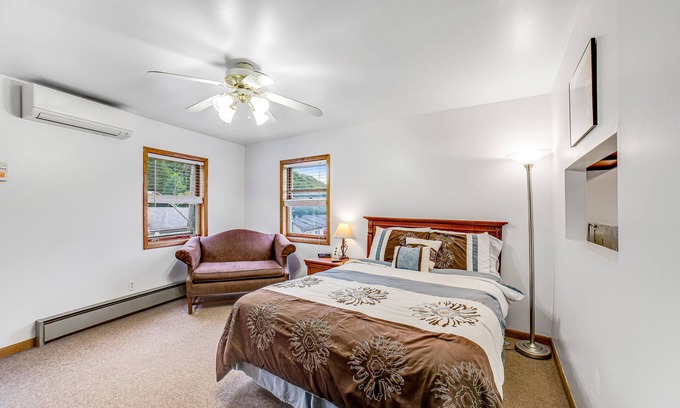 Hammondsport Apartment | Bright Studio w/ Free WiFi - Walkable Locale Near Pulteney Square & Keuka Lake