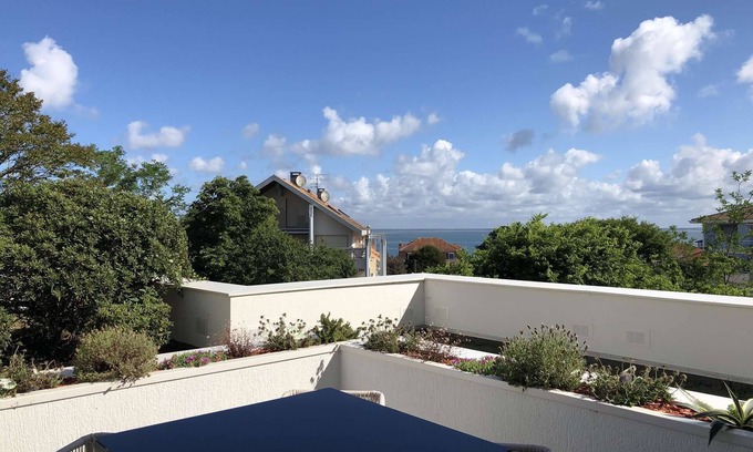 Arcachon Apartment | Bright T2 pool view parking wifi