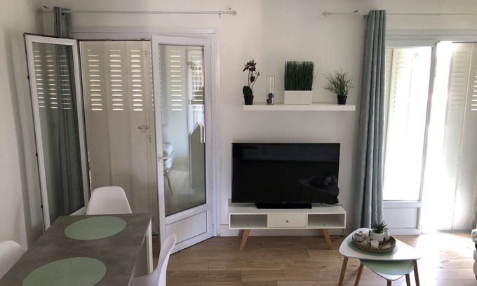 Toulon Apartment | Bright T3 apartment with 10 m2 terrace