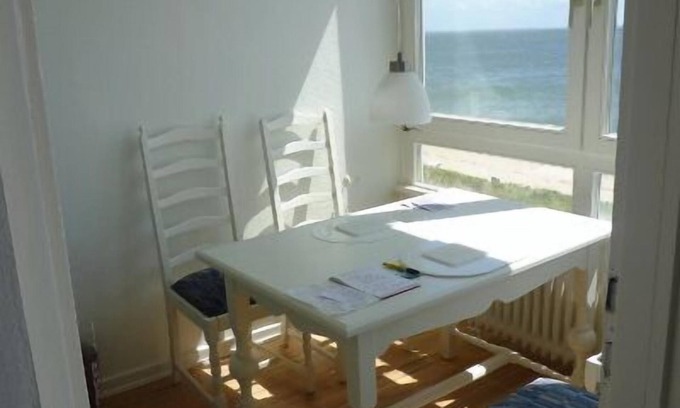 List Apartment | Bright two-room apartment with a clear view from Röm to Hindenburgdamm