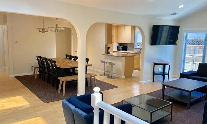 San Bruno Apartment | Bright whole house 6br/2ba Wifi Parking SFO 8 min