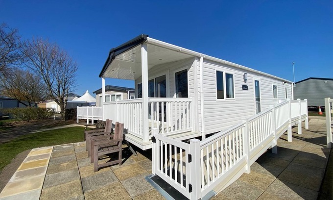 Hopton on Sea House | Brilliant 6 berth caravan for hire at Haven Hopton in Norfolk ref 80039G