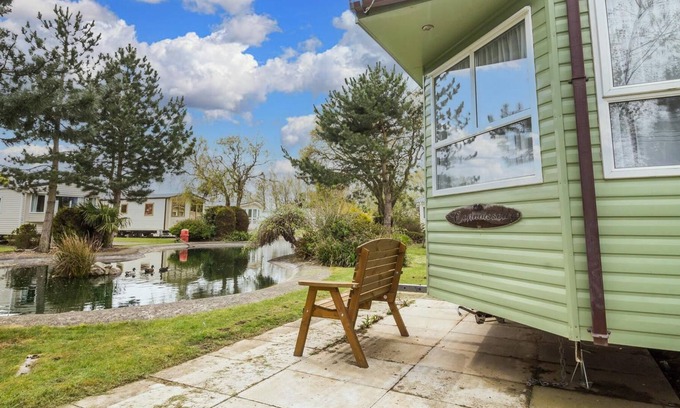 Skegness House | Brilliant 6 berth caravan at Southview Holiday Park near Skegness ref 33125S
