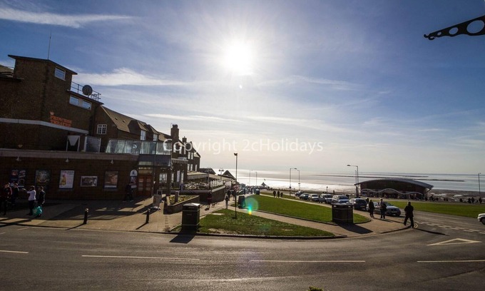 Hunstanton House | Brilliant caravan for hire at Manor park in Hunstanton Norfolk ref 23176K