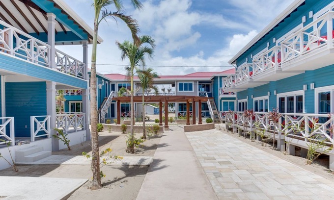 Placencia Apartment | Brisa Oceano Resort 3 Bedroom Beach Suite