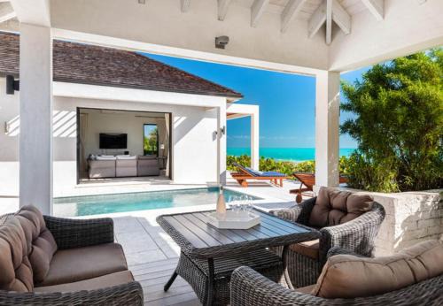 Long Bay Villa | Brise De Mer 2 BR Villa - Beachfront