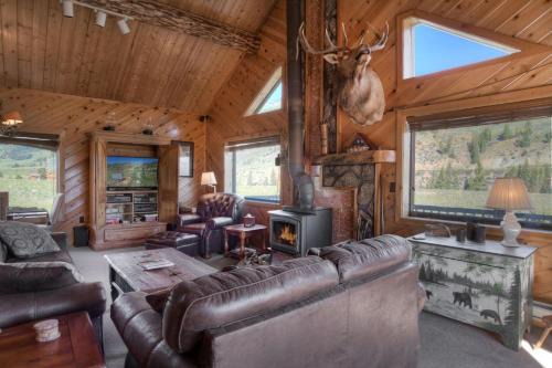 Creede Apartment | Bristol Head Acres Rustic Cabin